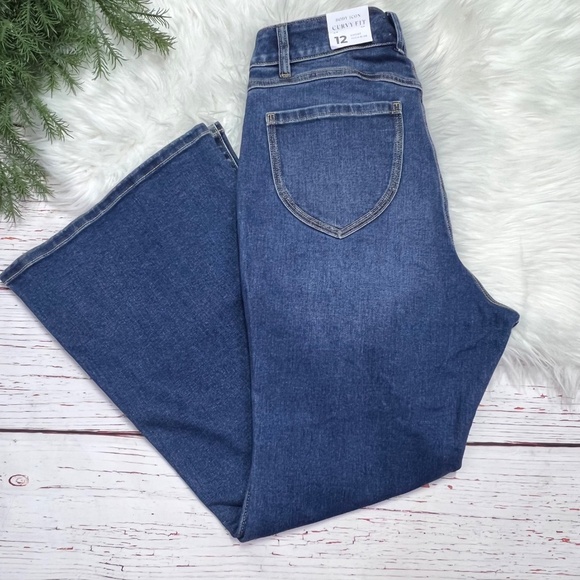 👖NWT🤩 |•LANE BRYANT•| Curvy Fit High-Rise Flare Flex Magic Waistband Size 12S - Picture 3 of 10